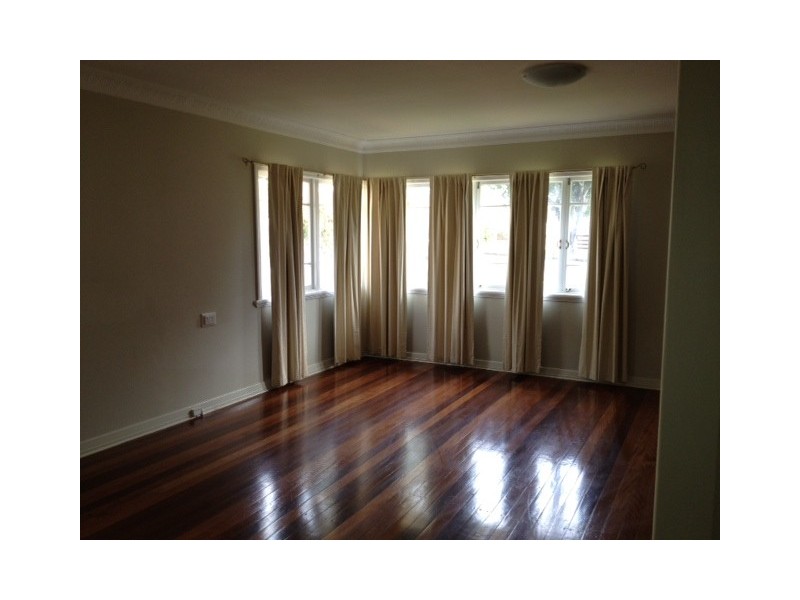 8 CORSICA STREET, Moorooka QLD 4105