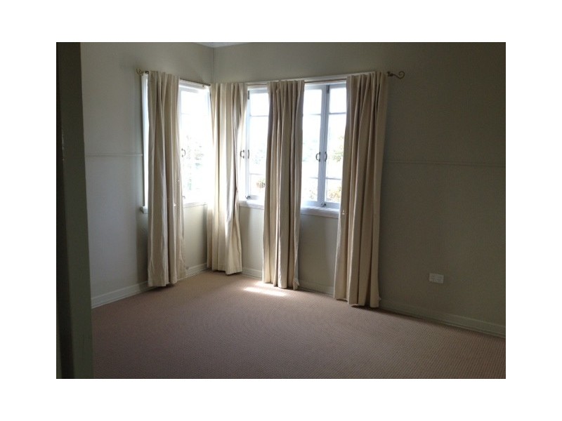 8 CORSICA STREET, Moorooka QLD 4105