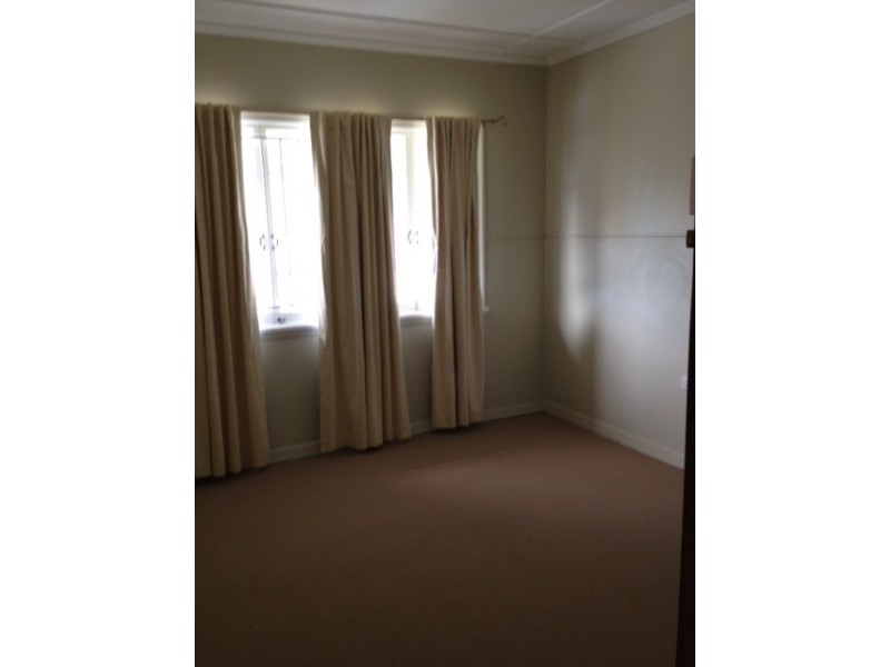 8 CORSICA STREET, Moorooka QLD 4105