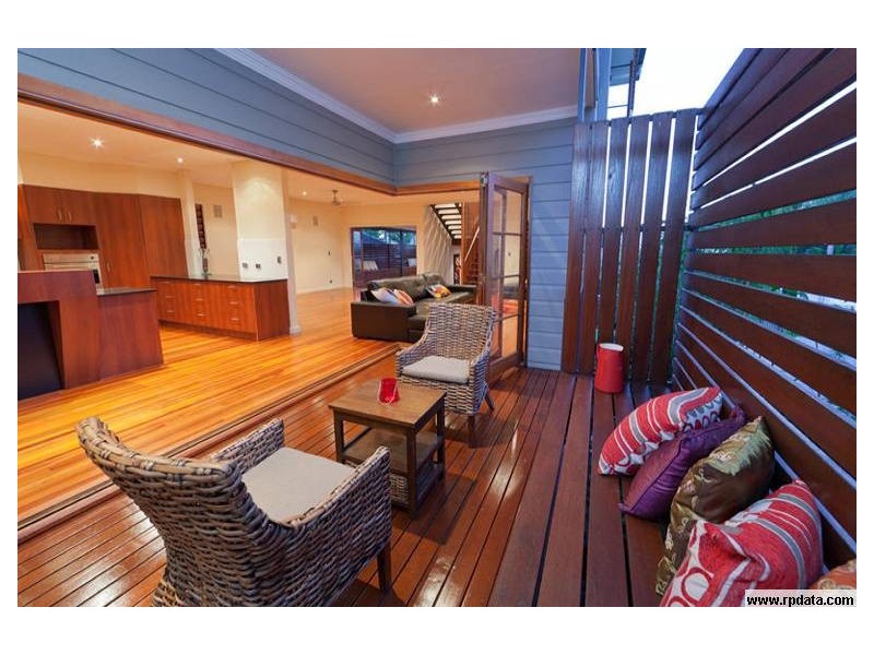 10 CRANMORE STREET, Red Hill QLD 4059