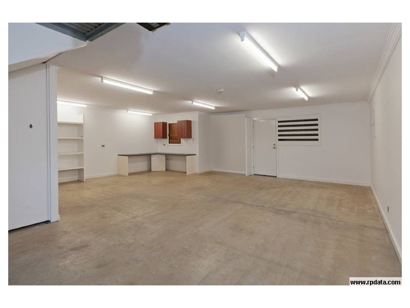10 CRANMORE STREET, Red Hill QLD 4059
