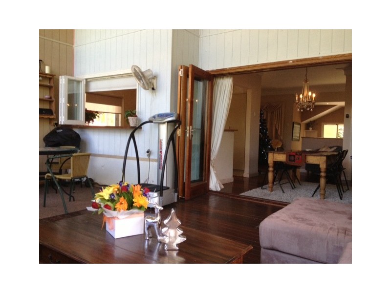 185  Taringa Parade, Taringa QLD 4068