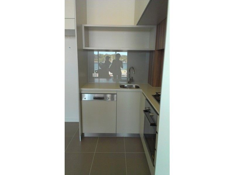 2401/119 Parkside Circuit, Hamilton QLD 4007