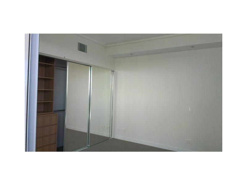 2401/119 Parkside Circuit, Hamilton QLD 4007