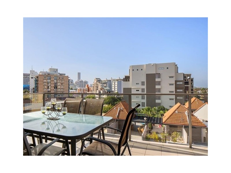15/215 Wellington Road, Kangaroo Point QLD 4169