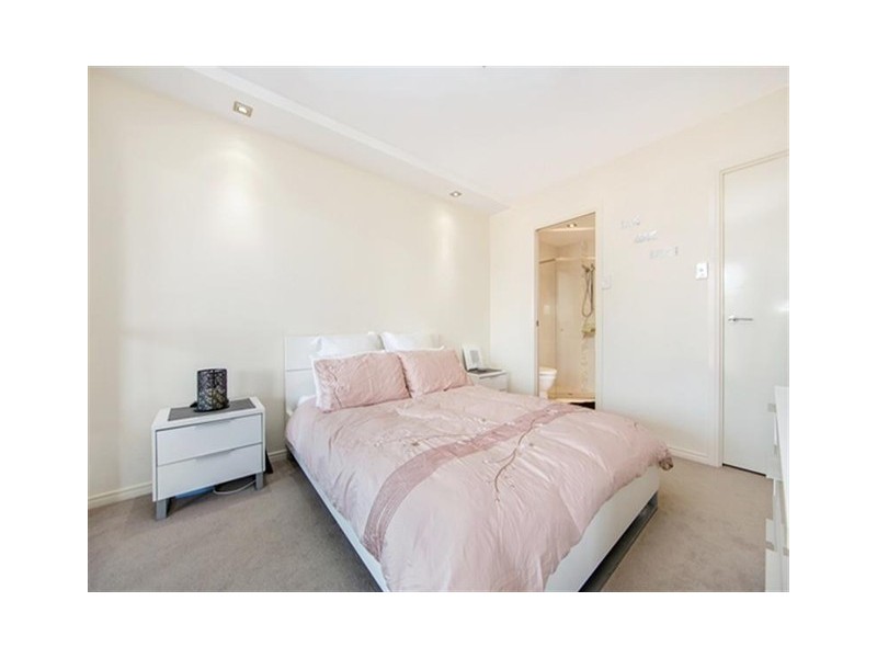 15/215 Wellington Road, Kangaroo Point QLD 4169