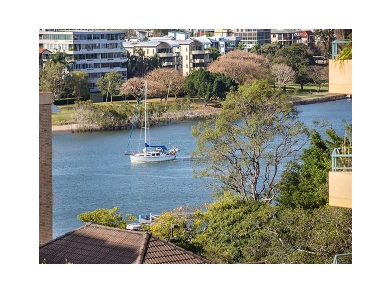 15/215 Wellington Road, Kangaroo Point QLD 4169