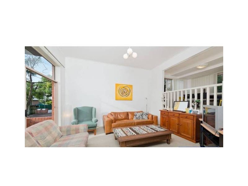 2/11  Armadale Street, St Lucia QLD 4067