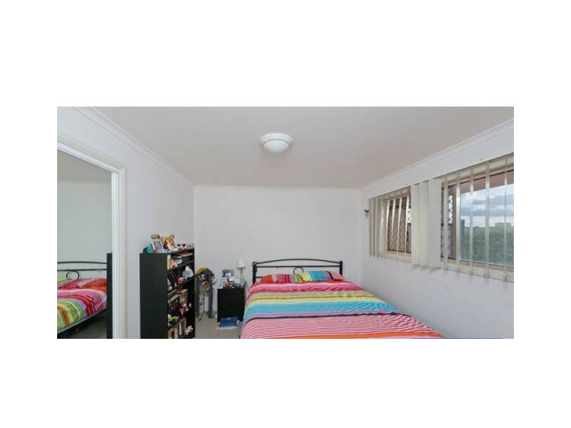 2/11  Armadale Street, St Lucia QLD 4067