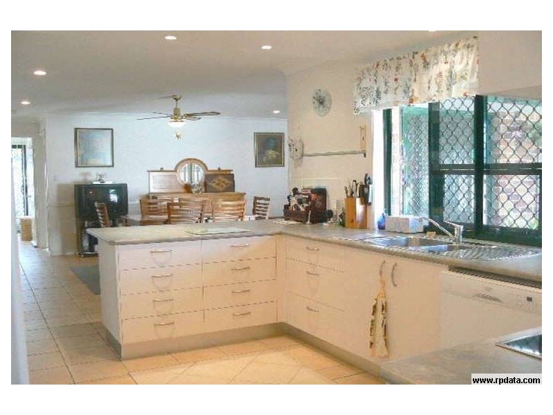 4 CRESTWOOD CLOSE, Ormiston QLD 4160