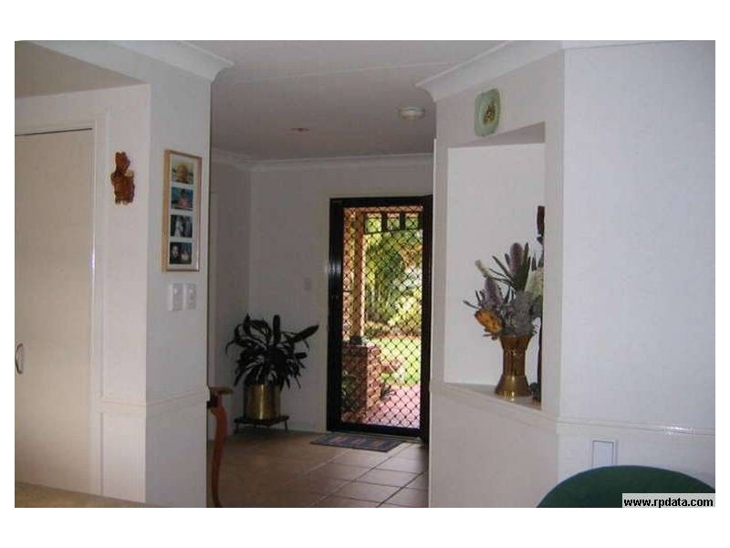 4 CRESTWOOD CLOSE, Ormiston QLD 4160