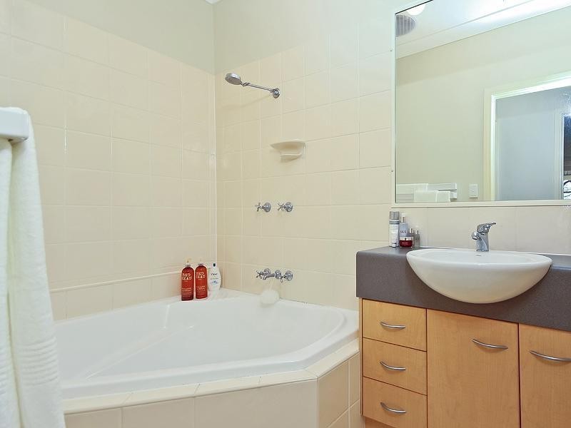 4/17 MARTHA STREET, Paddington QLD 4064