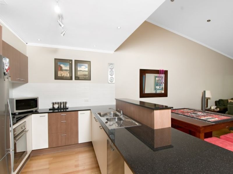 Room3/166 Jubilee Terrace, Bardon QLD 4065