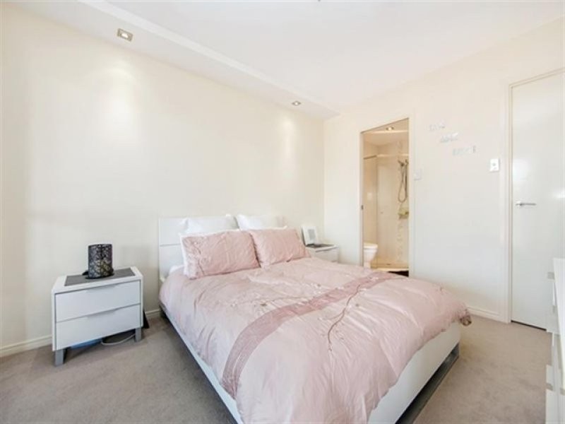 15/215 Wellington Road, East Brisbane QLD 4169