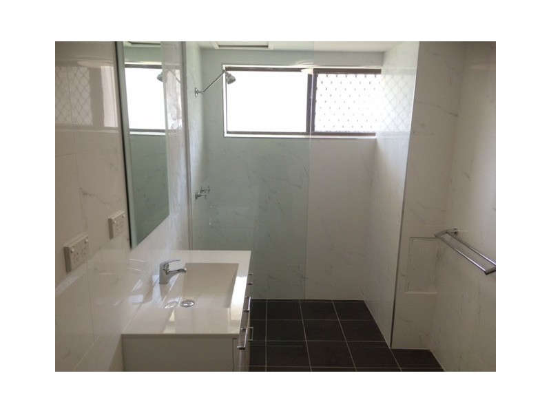 2/27 Pine Street, Bulimba QLD 4171