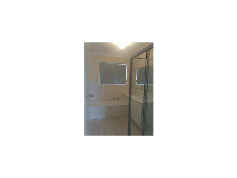 4 Bampton Place, Tingalpa QLD 4173