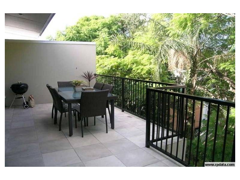 1/166 JUBILEE TCE, Bardon QLD 4065