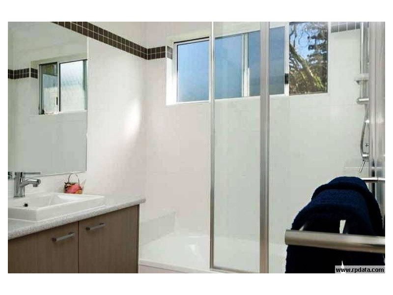 1/166 JUBILEE TCE, Bardon QLD 4065