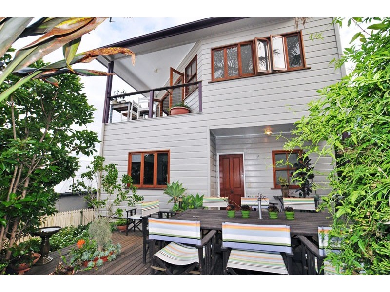 27 Heussler Terrace, Milton QLD 4064