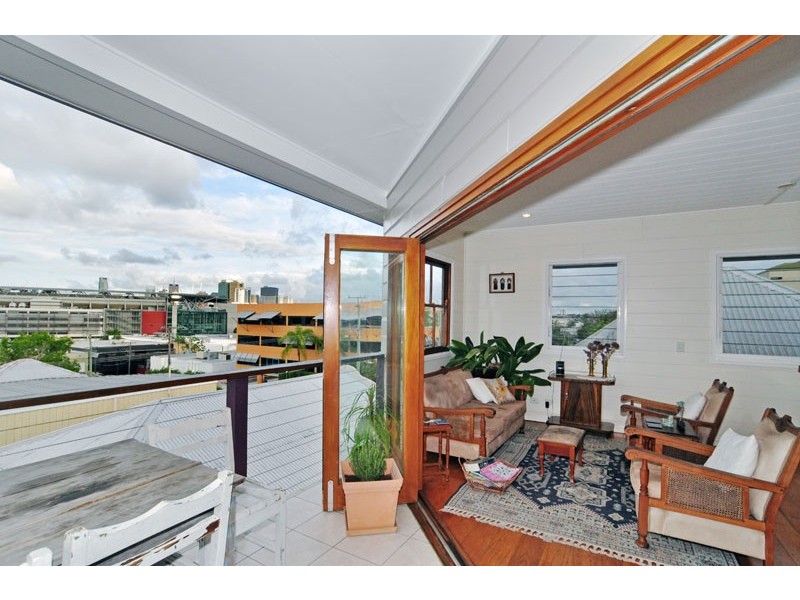 27 Heussler Terrace, Milton QLD 4064