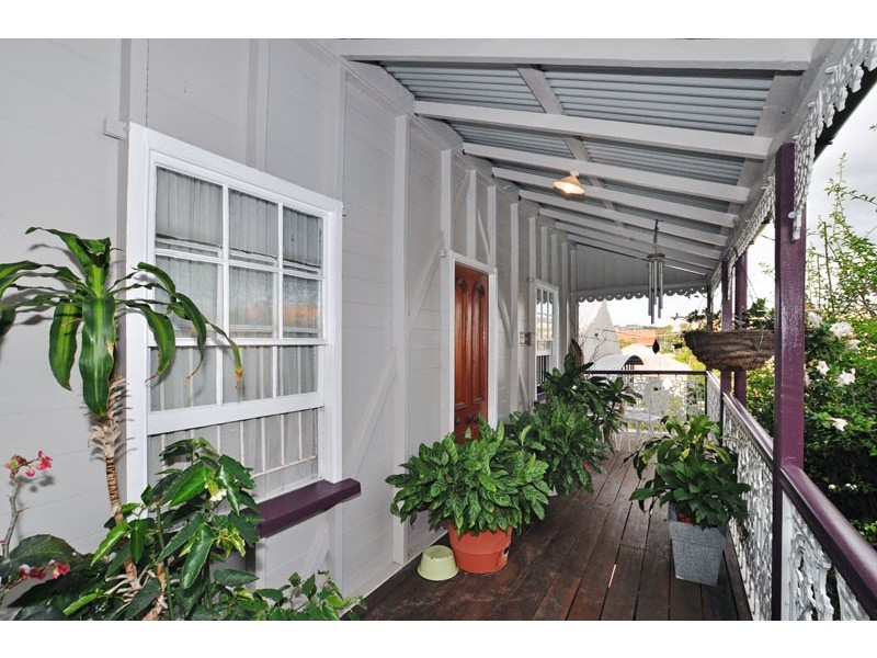 27 Heussler Terrace, Milton QLD 4064