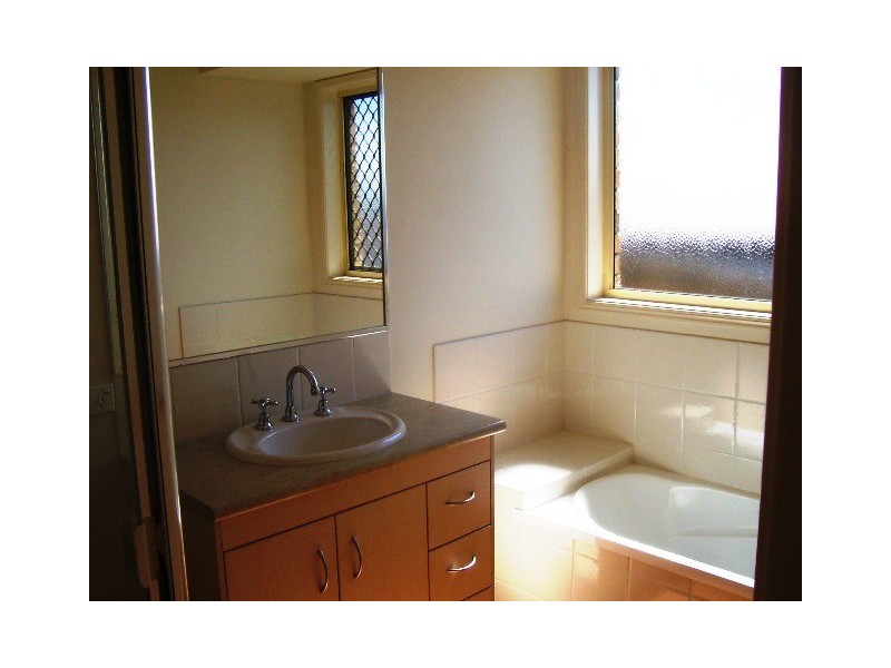 10 CLOUDLAND CT, Springfield QLD 4300