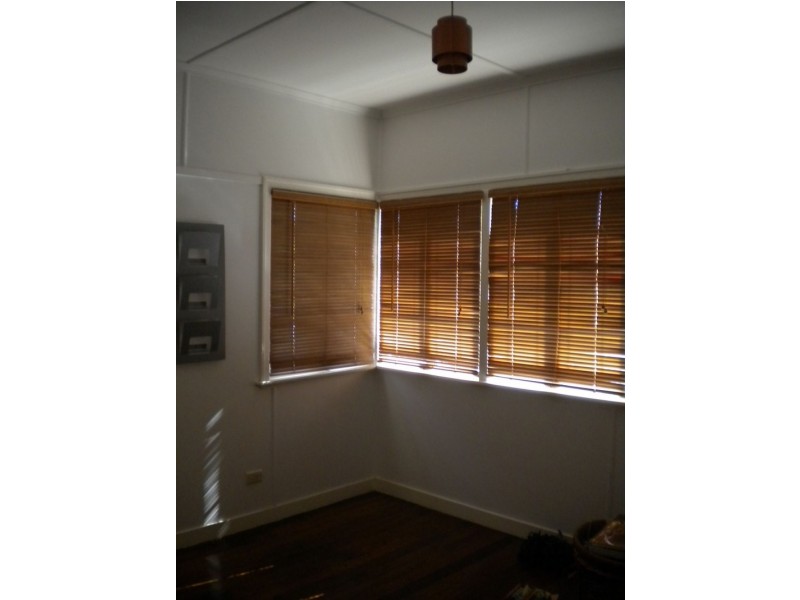 15 Hoolan Street, Stafford QLD 4053