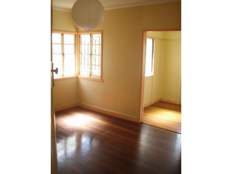 18 YERONGA STREET, Yeronga QLD 4104