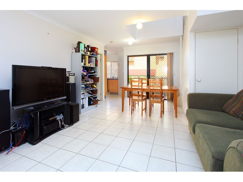 2/4 Palermo Street, Morningside QLD 4170