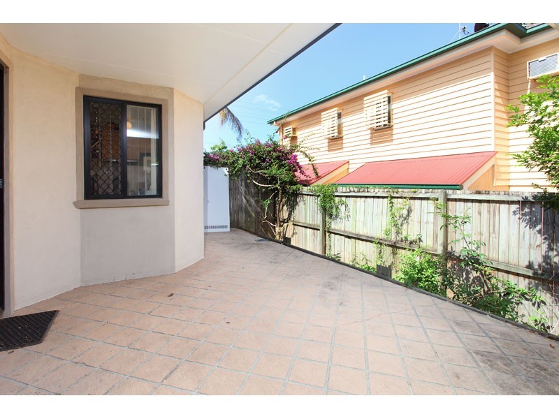 2/4 Palermo Street, Morningside QLD 4170