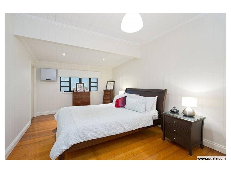 10 CRAIG STREET, Red Hill QLD 4059