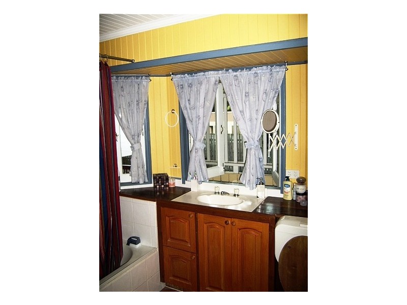 17 VALE STREET, Kelvin Grove QLD 4059