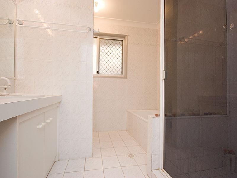 20 Banksia Cct, Forest Lake QLD 4078