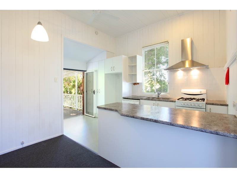6 JONES STREET, Red Hill QLD 4059