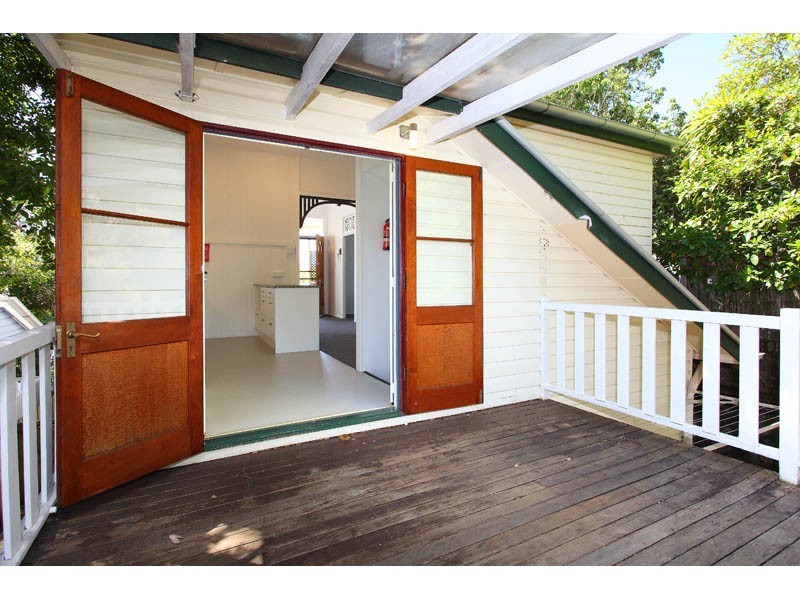 6 JONES STREET, Red Hill QLD 4059