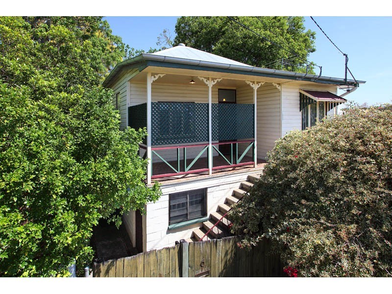 6 JONES STREET, Red Hill QLD 4059