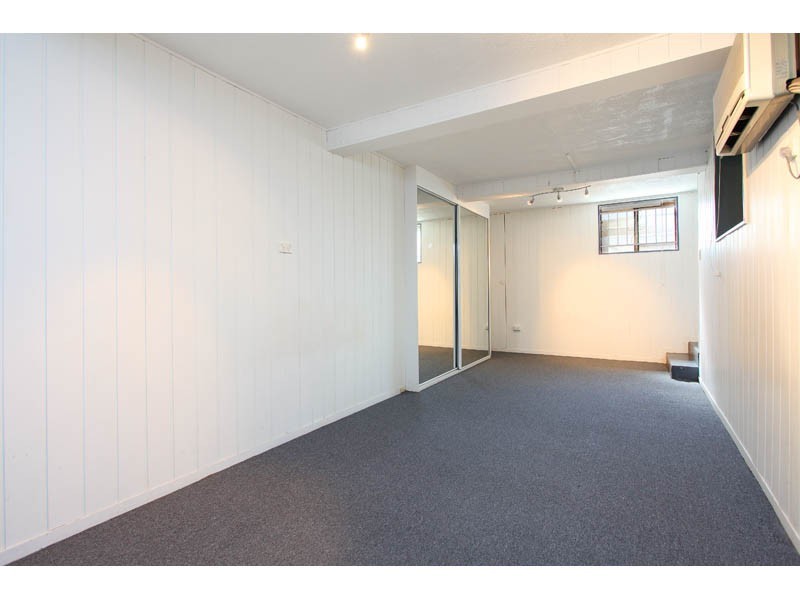 6 JONES STREET, Red Hill QLD 4059