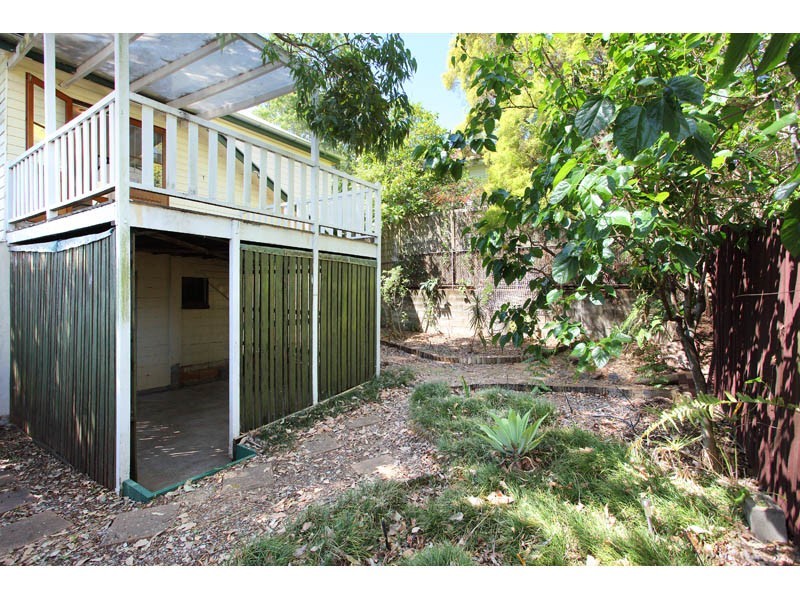 6 JONES STREET, Red Hill QLD 4059