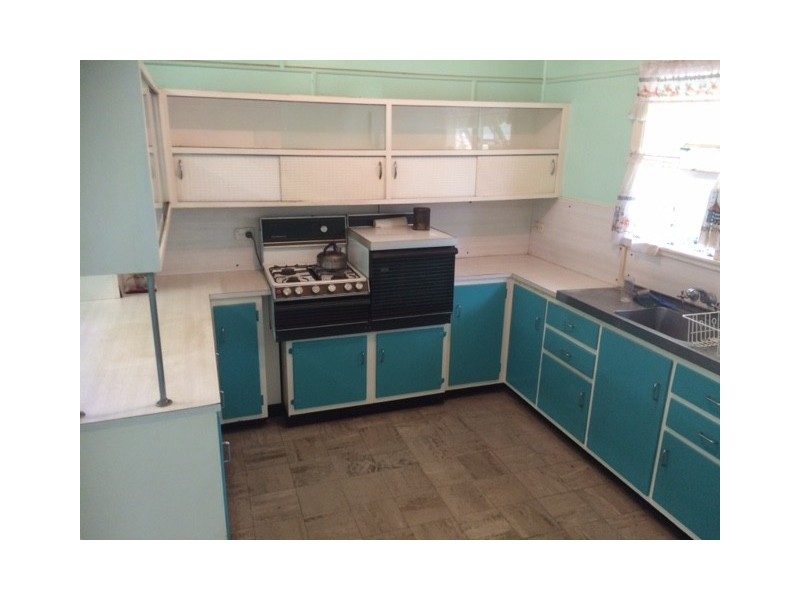 61 DOROTHY LANE, Camp Hill QLD 4152