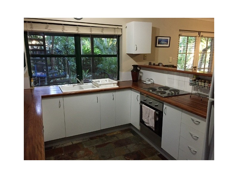 8B Yardley Avenue, Ashgrove QLD 4060