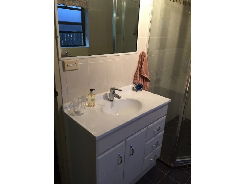 8B Yardley Avenue, Ashgrove QLD 4060