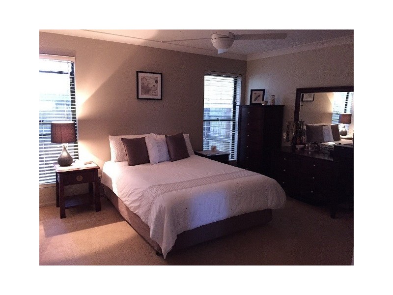 8B Yardley Avenue, Ashgrove QLD 4060