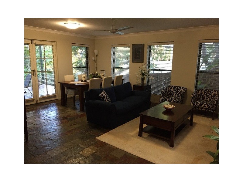 8B Yardley Avenue, Ashgrove QLD 4060