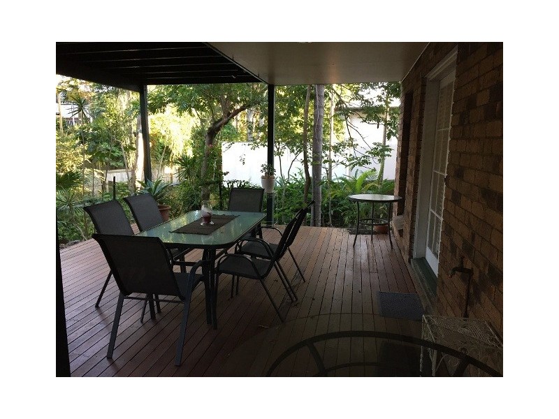 8B Yardley Avenue, Ashgrove QLD 4060