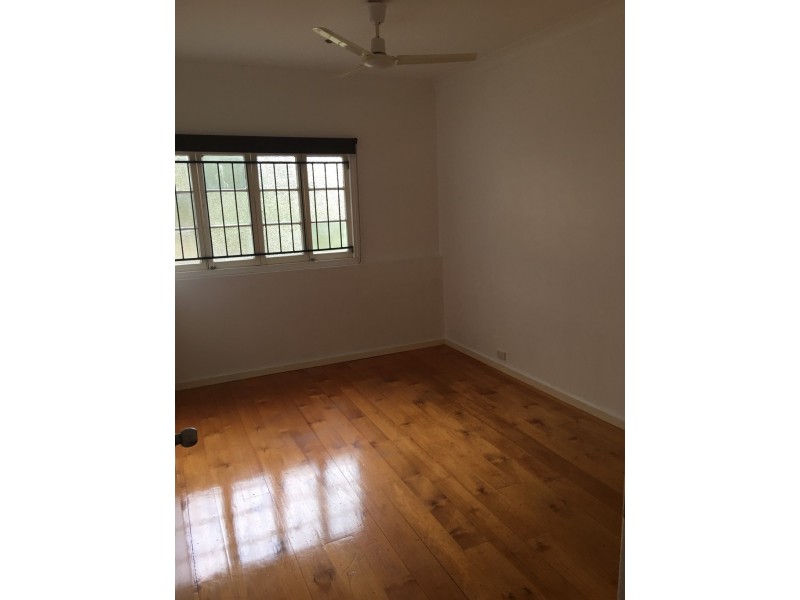 8 Ruby Avenue, Tarragindi QLD 4121