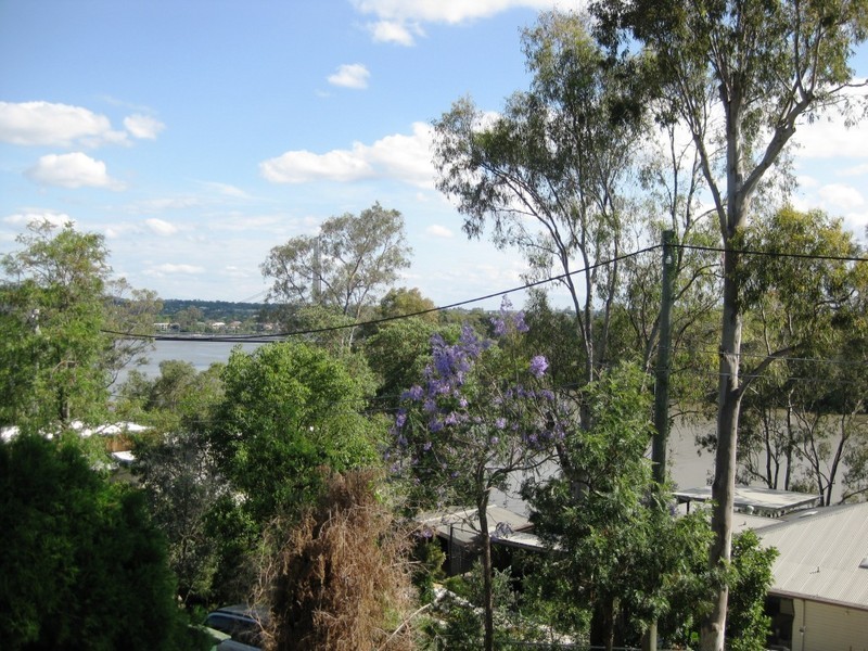 60 Rosecliffe Street, Highgate Hill QLD 4101