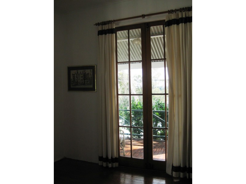 60 Rosecliffe Street, Highgate Hill QLD 4101