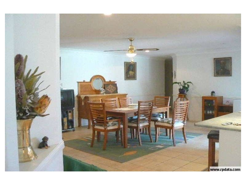 4 Crestwood Close, Ormiston QLD 4160