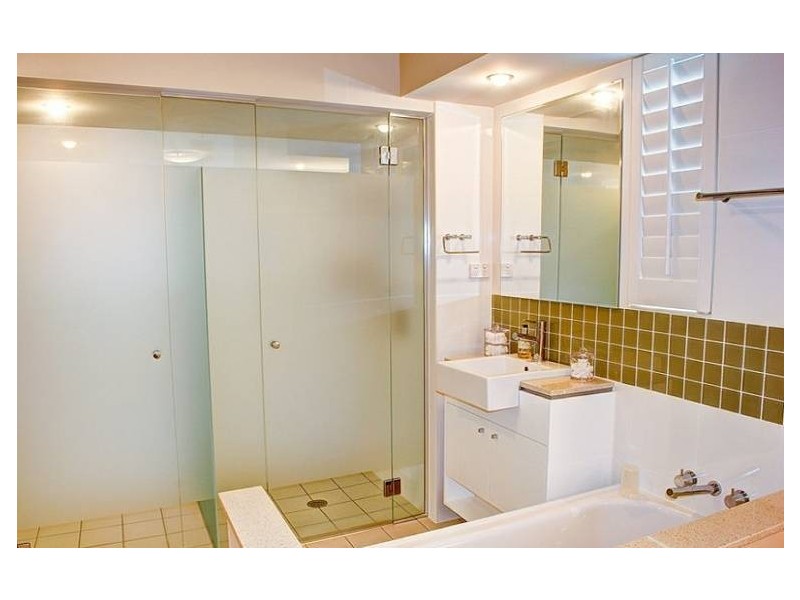 Unit2106 92-100 Quay Street, Milton QLD 4064