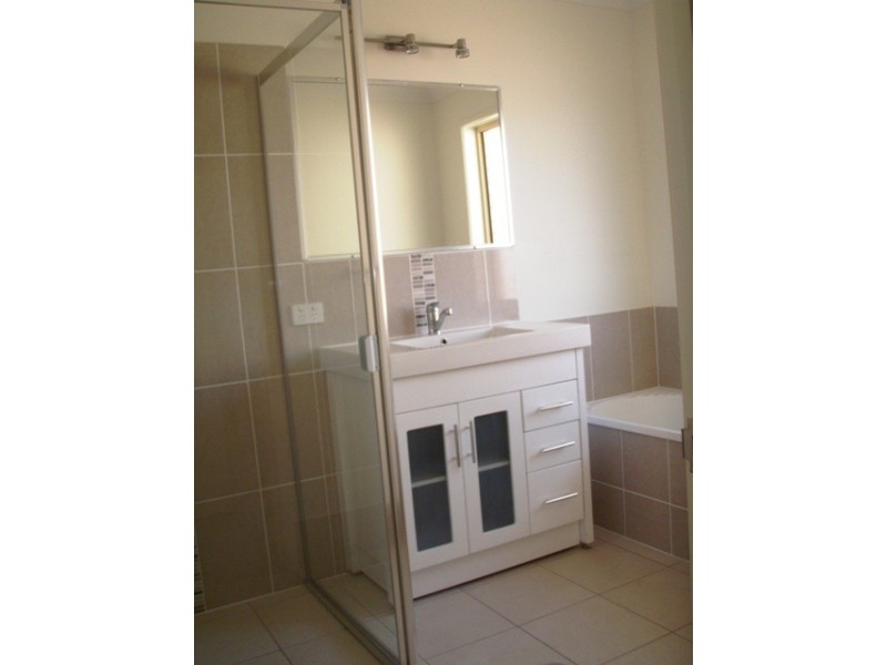 16 Bovey Street, Coopers Plains QLD 4108